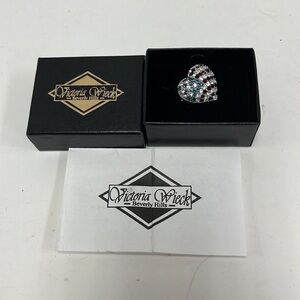 Victoria Wieck pin/brooch